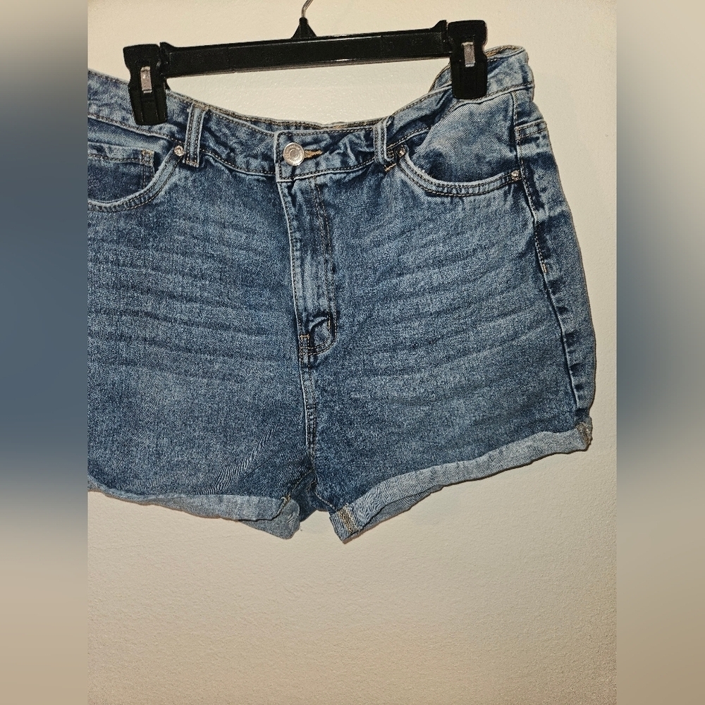 Refuge Denim Mom Blue Junior High Waist Jean Shorts Size 11 - Picture 1 of 10